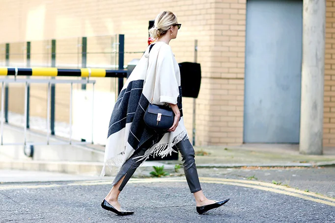 sahana521♪chloe drew ラージサイズ Exploring the Effortless Sophistication of Chloe Drew Bags – LuxUness